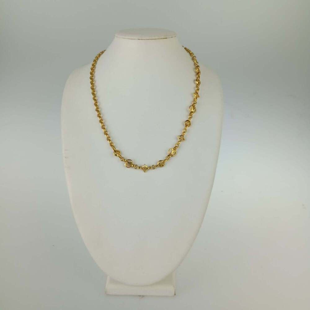 LOUIS VUITTON Gold Necklace - Picture 5 of 6